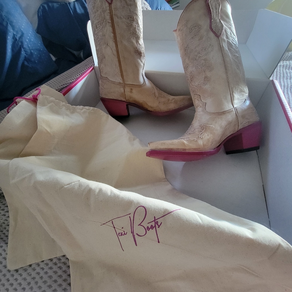 Cowboy boots - Picture 11 of 11